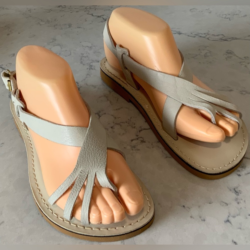 Kino Spider sandals Size 6